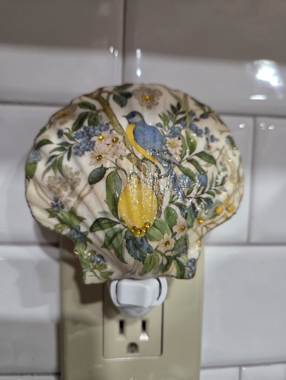 Nite Lite On Scallop Shell  Lemone Bird Design